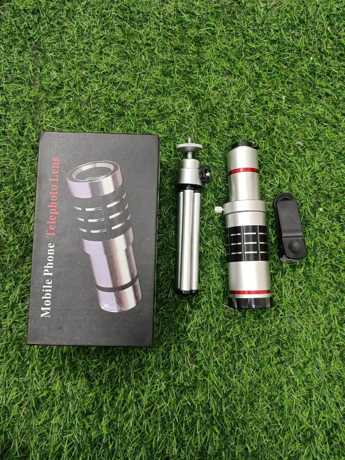 Mobile Zoom Lens 18X with Tripod – Works with any Smartphone